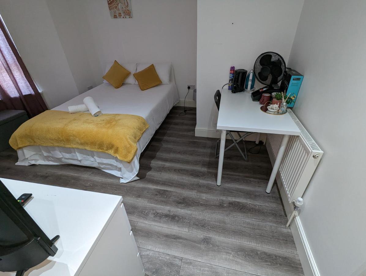 Mile End- Prime Location 호텔 런던 외부 사진