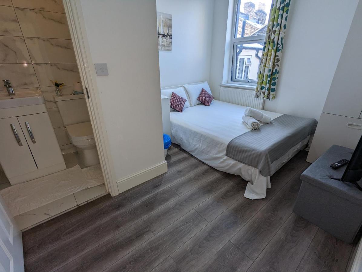 Mile End- Prime Location 호텔 런던 외부 사진