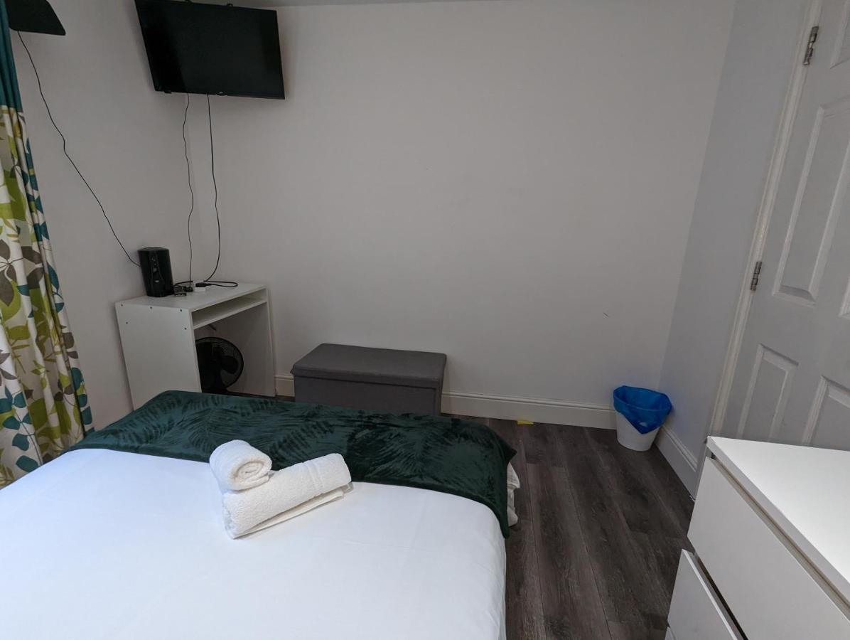 Mile End- Prime Location 호텔 런던 외부 사진